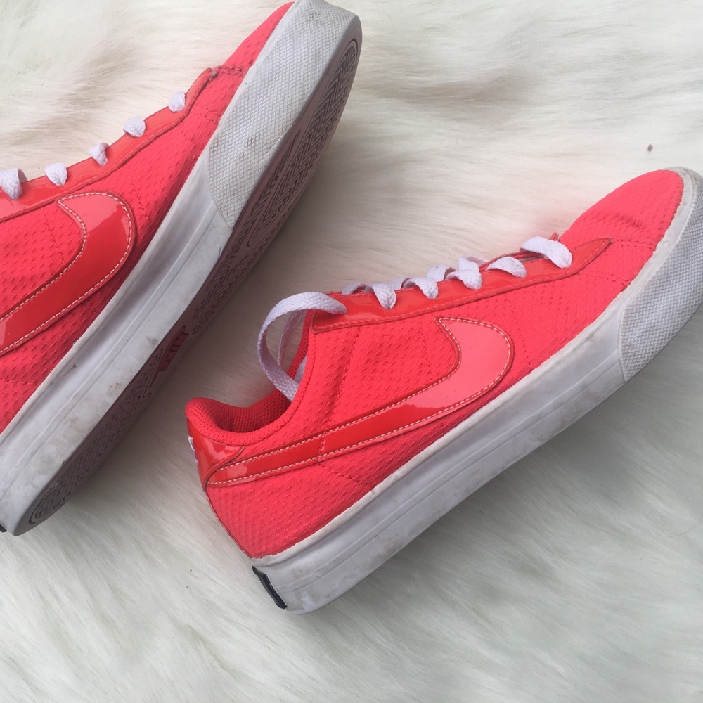 Adorable pink nikes
